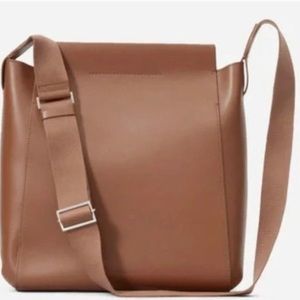 Everlane The Form Bag in Cognac